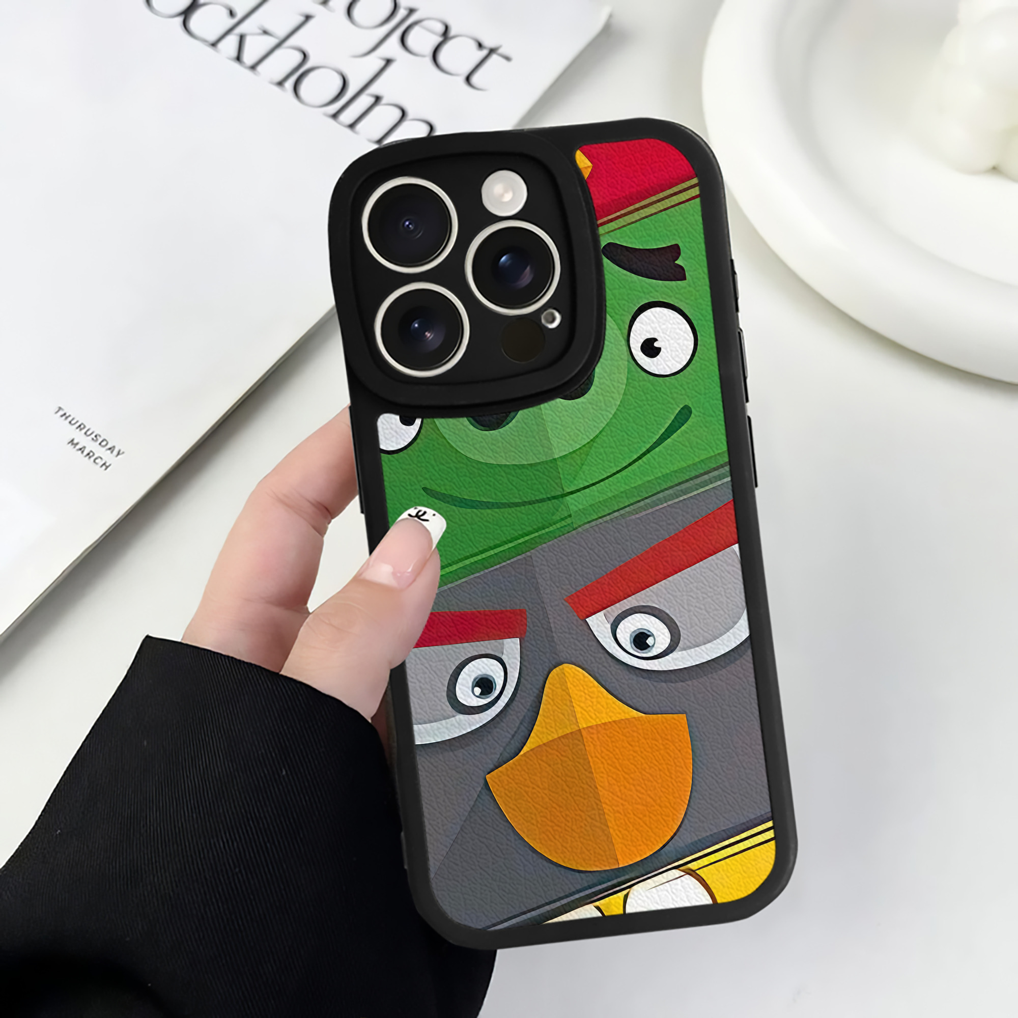 （画像用） Angry Birds アングリーバード 【iPhone 16シリーズ対応】シリコンスマホケース（レザー調） 材質：シリコン